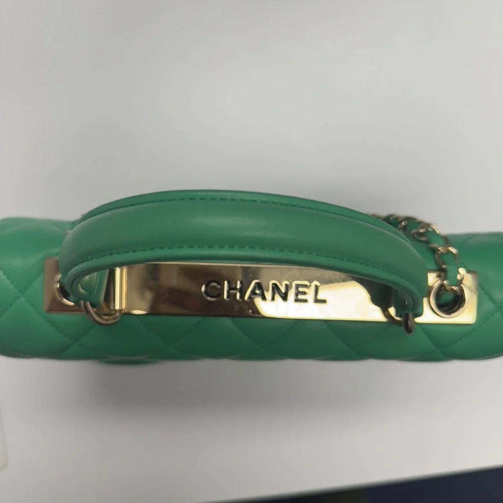 CHANEL CC Flap Handle Bag - Picture 3 of 11